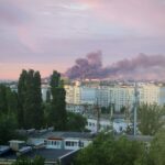 Дроны ночью атаковали нефтебазу возле Таганрога и НПЗ в Саратове (видео)