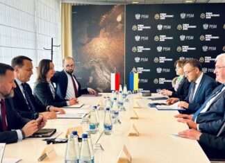 Сибига обсудил с Сикорским давление на РФ и евроинтеграцию Украины