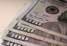 Доллар пошел вверх: какой курс валют установил НБУ на 5 мая