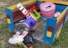 Який вигляд має дитячий майданчик у Херсоні після російської атаки