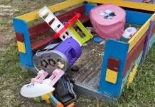 Який вигляд має дитячий майданчик у Херсоні після російської атаки