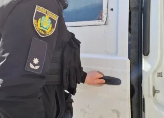 На Херсонщині авто поліції підірвалось на вибухівці під час евакуації
