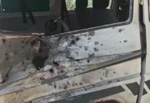 Війська РФ атакували машину у Херсоні. ВІДЕО