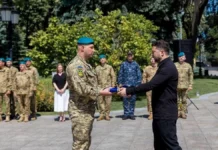 Бригада, яка виконує бойові завдання на Херсонщині, отримала стрічку з почесним найменуванням