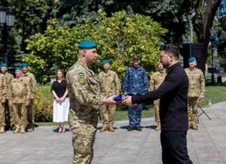 Бригада, яка виконує бойові завдання на Херсонщині, отримала стрічку з почесним найменуванням