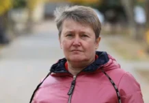 У Херсоні російські війська влучили в авто волонтерки, яку катували в окупації