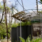 Війська РФ атакували зупинку у Херсоні, поранена людина
