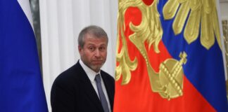 Не летел самолетом: в МИД рассказали, как Абрамович добрался до Киева (видео)