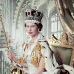 Тысячи бриллиантов. Как выглядело платье Елизаветы II для коронации (фото)