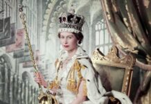 Тысячи бриллиантов. Как выглядело платье Елизаветы II для коронации (фото)