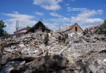 Россияне скинули управляемые авиабомбы на Запорожье: есть пострадавшие (фото)