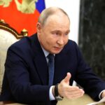 «Нашли бы способ, как это оформить»: Путин ответил, готов ли подписывать мирный договор с Зеленским (видео)