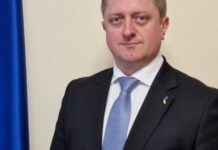 Посол Зварич отказался от польского ордена в знак протеста против уничтожения наследия примирения между странами