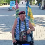 У Хмельницькому охоронець «KFC» відмовлявся впускати волонтера дядю Гришу з Херсона