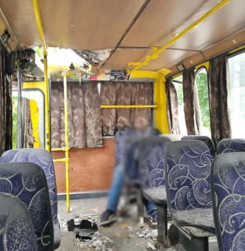 Окупаційні війська дроном атакували автобус у Херсоні, загинула людина. ФОТО