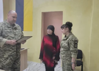 Орден «За мужність» вручили матері загиблого захисника зі Станіславської громади на Херсонщині