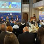 «Глобальный вызов»: омбудсмен назвал, сколько украинцев выехали за границу