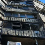 У Херсоні через атаку безпілотника загорілися квартири в багатоповерхівці. ФОТО