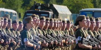 Идут добровольно даже в пехоту: в ВСУ растет количество женщин-военнослужащих
