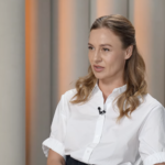 «Петарды привязывала к хвостам»: Мартыновская опозорилась рассказом о жестоком обращении с животными (видео)