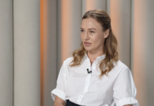 «Петарды привязывала к хвостам»: Мартыновская опозорилась рассказом о жестоком обращении с животными (видео)