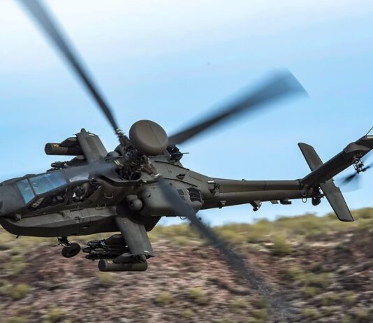 Иранский «Шахед» сбил ударный Apache США в Ормузском проливе: какова реакция Трампа