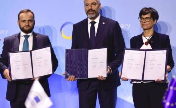 Кулеба подписал на URC 2026 меморандум о запуске инициативы по безопасности и согласованности между Украиной, Европейской комиссией и ЕИБ
