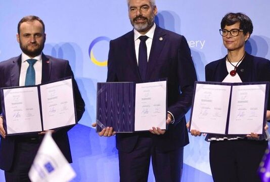 Кулеба подписал на URC 2026 меморандум о запуске инициативы по безопасности и согласованности между Украиной, Европейской комиссией и ЕИБ