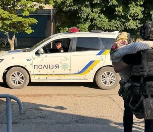 Російський дрон переслідував евакуаційний маршрут: з Херсонщини вивезли літню жінку з донькою