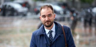 Раде предлагают запретить дублирование информации на русском языке в сфере услуг – законопроект