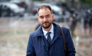 Раде предлагают запретить дублирование информации на русском языке в сфере услуг – законопроект