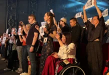 На відкритті фестивалю Docudays UA закликали звільнити людей, яких утримує Росія