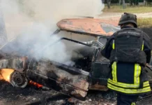 Який вигляд має автівка, по якій вдарили окупаційні війська у Херсоні. ФОТО