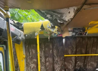 Війська РФ атакували поліціянтів, які приїхали на місце удару по автобусу у Херсоні