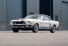 Ржавый 58-летний Ford Mustang после ДТП ушел с молотка по цене нового Maybach (фото)