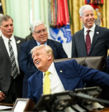 Девятизначная сумма: Трамп официально задекларировал огромный доход от криптовалютных проектов