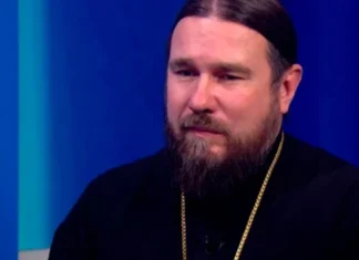 Журналісти оприлюднили нові деталі про діяльність протоієрея РПЦ, який працював на окупованій Херсонщині