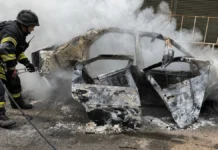 Двоє людей загинули внаслідок удару російського дрона по автівці у Херсоні