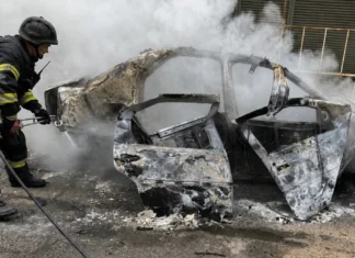 Двоє людей загинули внаслідок удару російського дрона по автівці у Херсоні