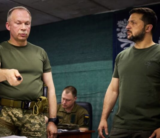 Зеленский уволил Сырского с должности главнокомандующего ВСУ, — Гончаренко и Стерненко