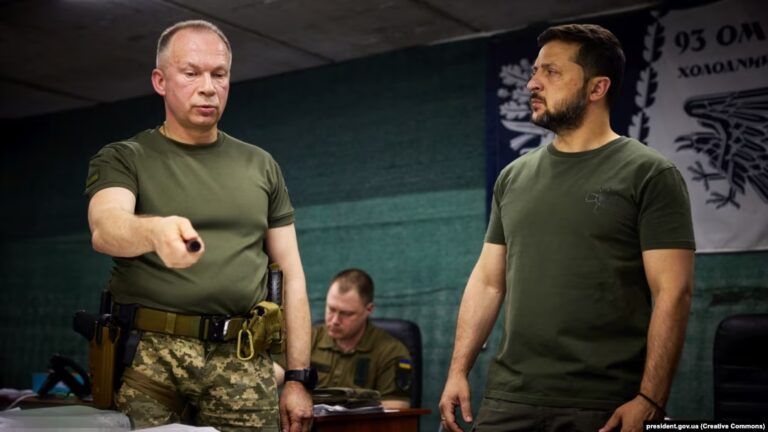 Зеленский уволил Сырского с должности главнокомандующего ВСУ, — Гончаренко и Стерненко