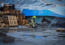 Часть «полностью уничтожена»: РФ нанесла удар по складу туалетной бумаги «Снежная Панда» (видео)