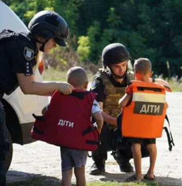 Уряд затвердив механізм евакуації дітей із зон бойових дій без супроводу батьків