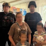 Із передмістя Херсона евакуювали жінку з двома дітьми