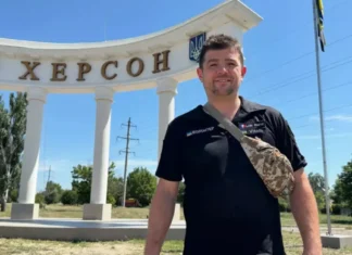 Француз втретє приїхав на Херсонщину і випікає до півтори тисячі хлібин щодня
