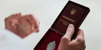 Президент України присвоїв почесні звання медичним працівникам з Херсонщини