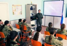 Російське Міносвіти пропонує виділити початкову військову підготовку в окремий шкільний предмет