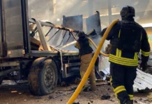 Удар КАБами по Херсону: є загибла та поранені, пошкоджено два медзаклади. ФОТО. ВІДЕО