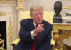 «Заткнитесь»: Трамп и Белый дом набросились на журналистку CNN (видео)
