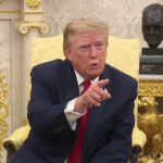«Заткнитесь»: Трамп и Белый дом набросились на журналистку CNN (видео)